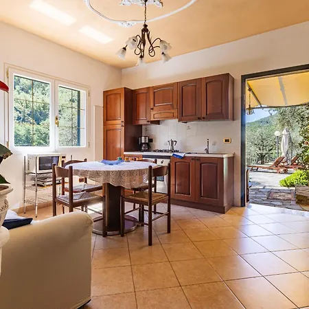 Casa Luci Con Piscina Privata Tra Mare E Ulivi Lägenhet